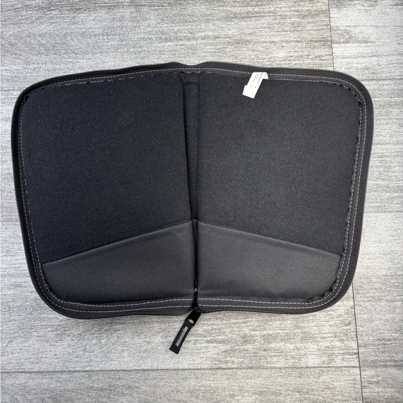 Allen Company Lockable Pistol Soft Case 11”x8” 7743a Black Pockets Side Zip - Picture 12 of 15